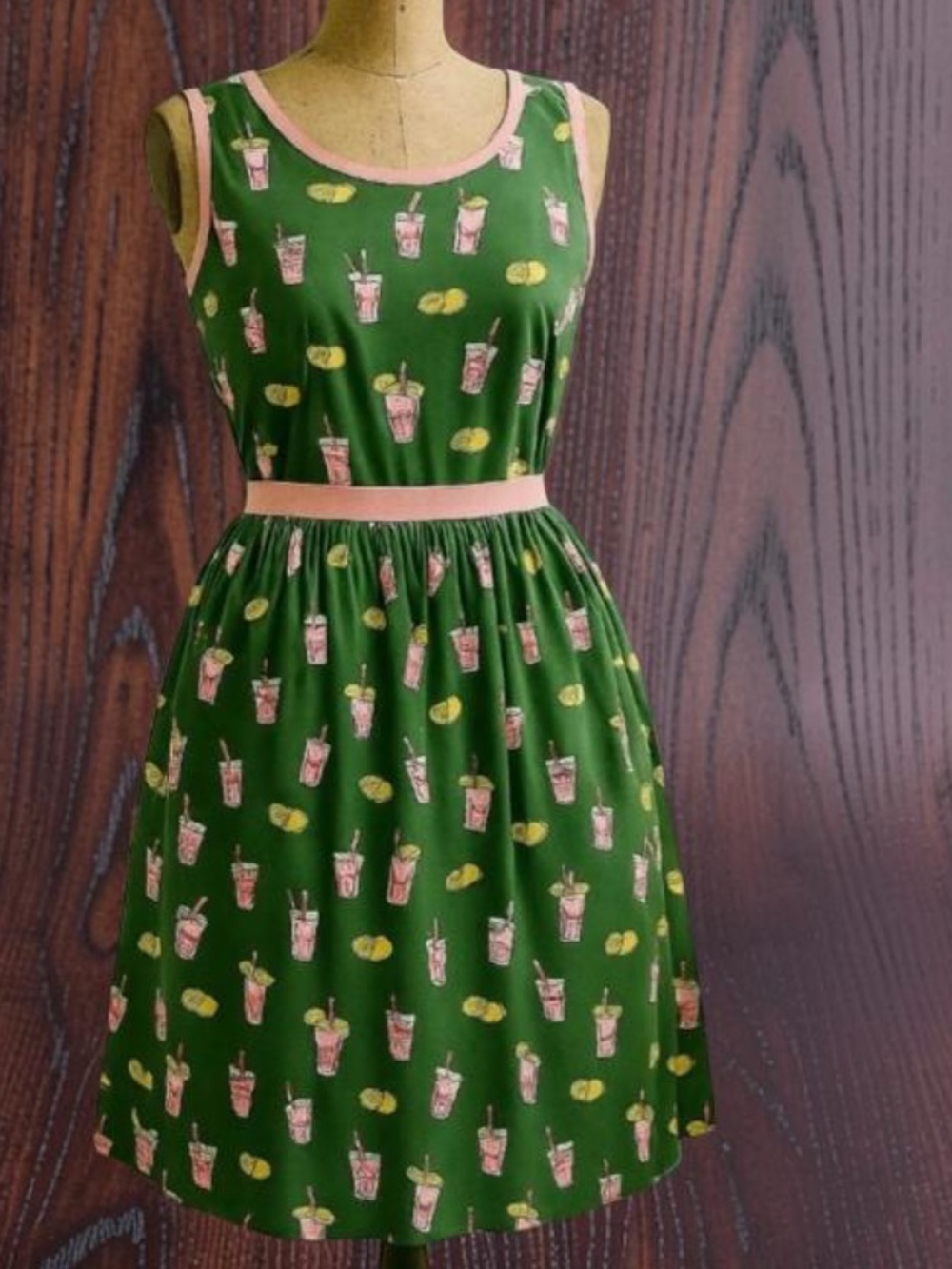 ModCloth Green Novelty Cocktail Drink Print Fit & Flare Dress NWOT Size M - Picture 7 of 9